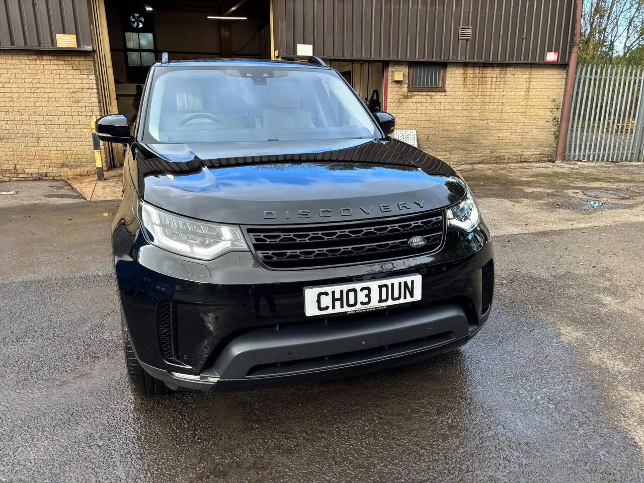 Land Rover Discovery 2016 photo 2