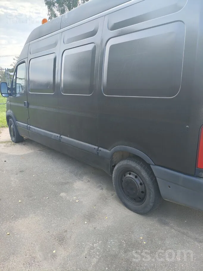 Renault Master 2005 photo 2