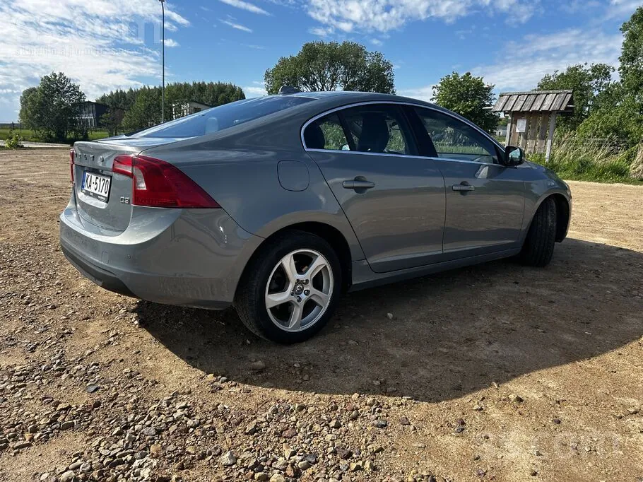 Volvo S60 2010 photo 4