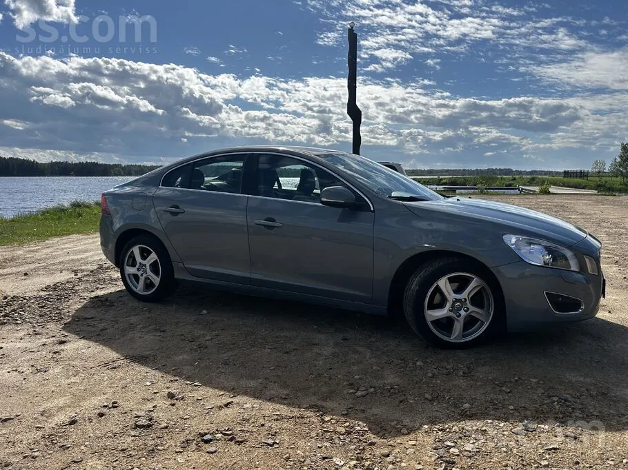 Volvo S60 2010 photo 3