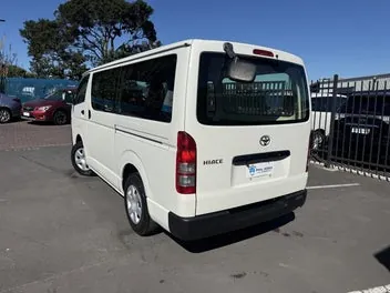 Toyota Hiace 2021 photo 4