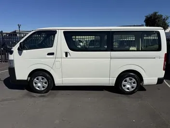 Toyota Hiace 2021 photo 3