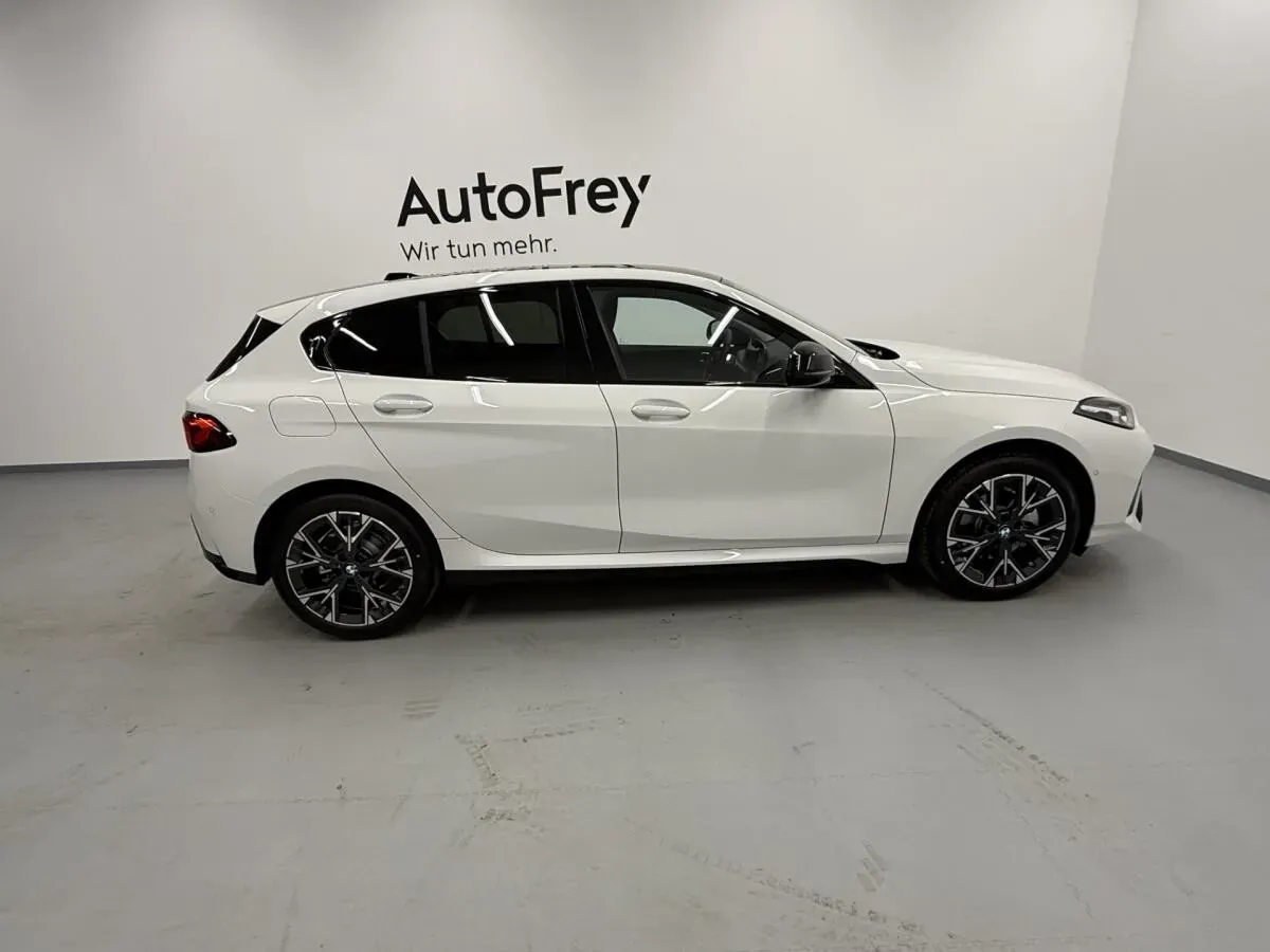 BMW 1 Series 2026 photo 3