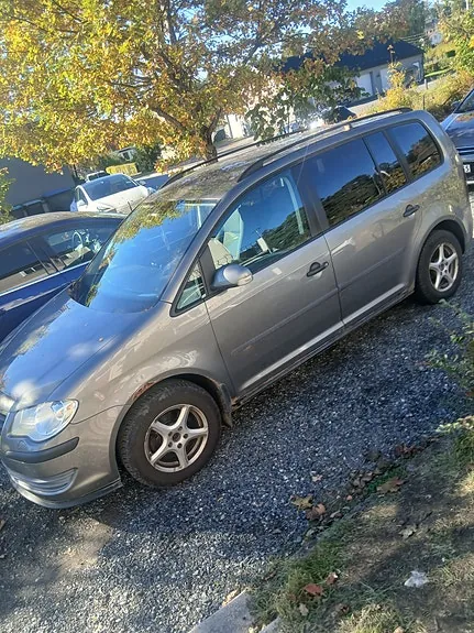 Volkswagen Touran 2008 photo 3