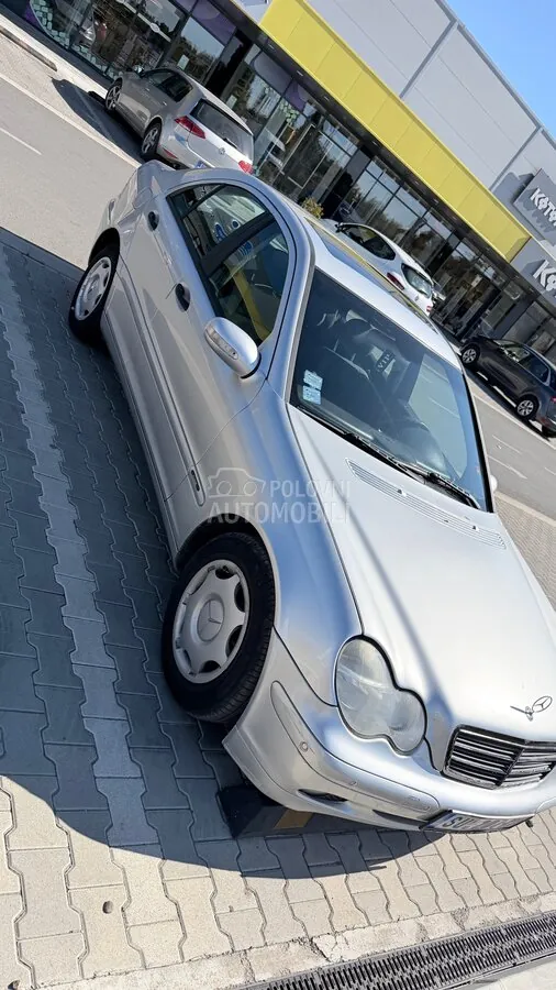 Mercedes-Benz C180 2003 photo 2