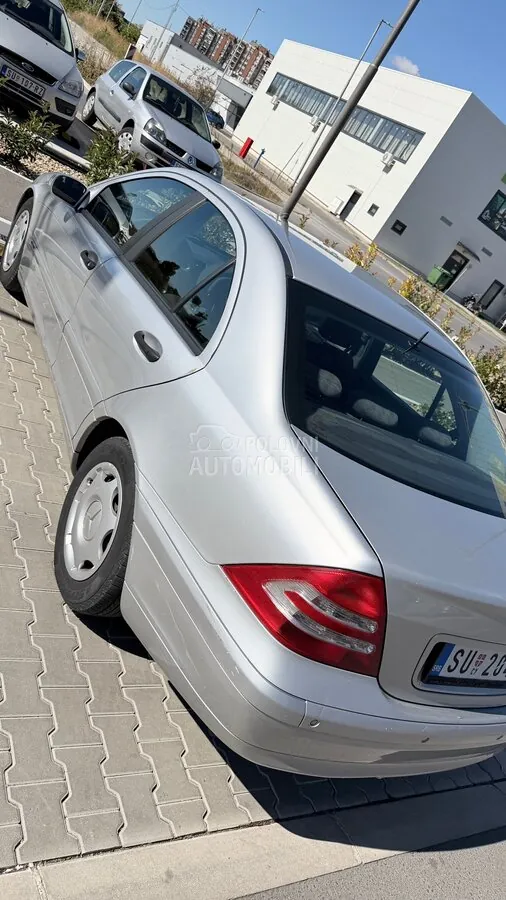 Mercedes-Benz C180 2003 photo 4