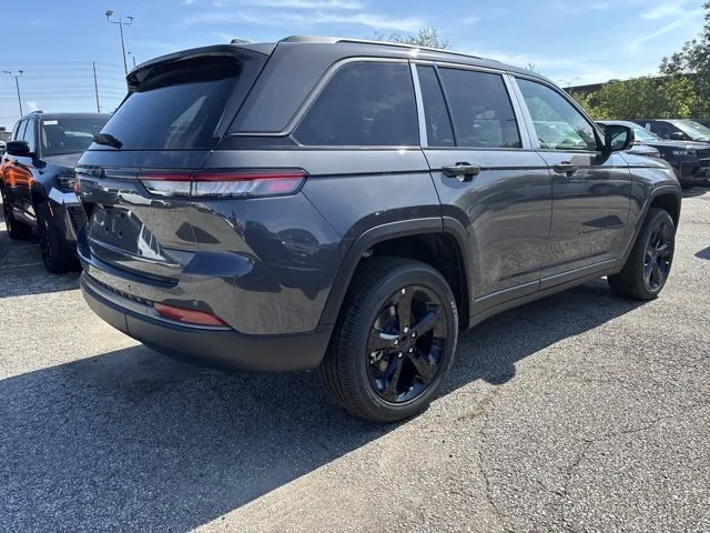 Jeep Grand Cherokee 2026 photo 4