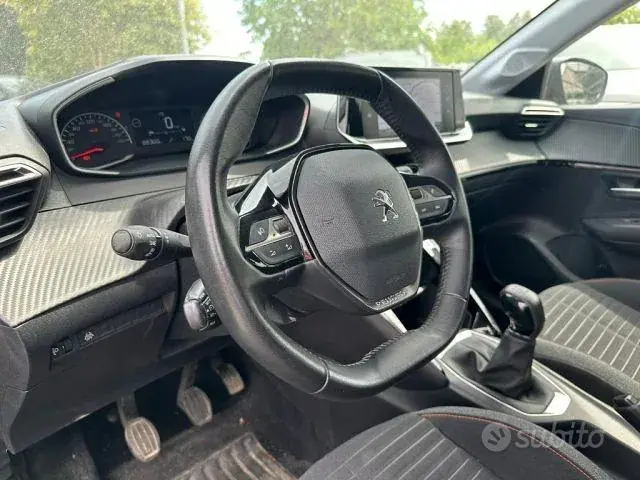 Peugeot 208 2021 photo 4
