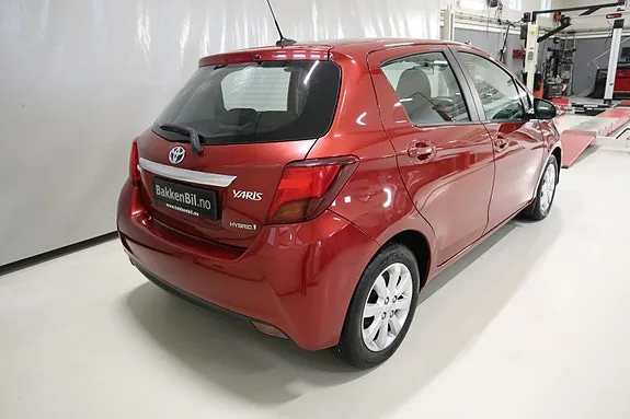 Toyota Yaris 2015 photo 5