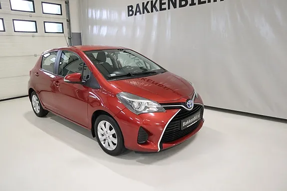 Toyota Yaris 2015 photo 2
