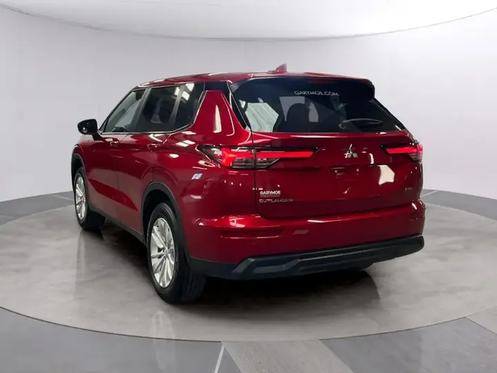 Mitsubishi Outlander 2025 photo 3