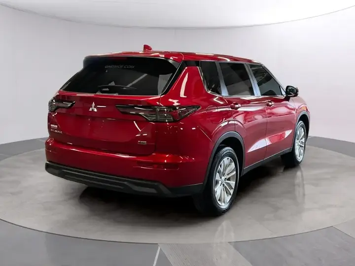 Mitsubishi Outlander 2025 photo 5