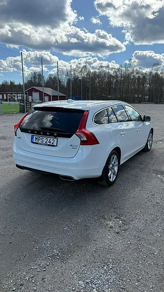 Volvo V60 2015 photo 4