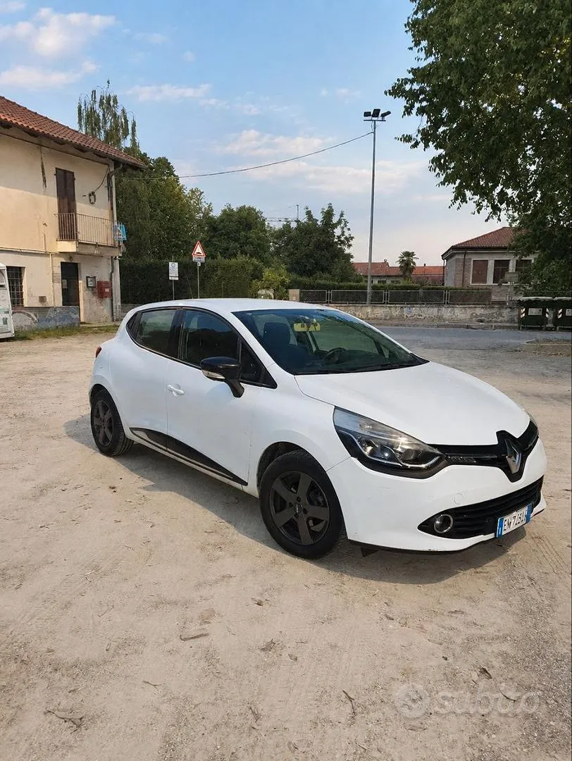 Renault Clio 2013 photo 2