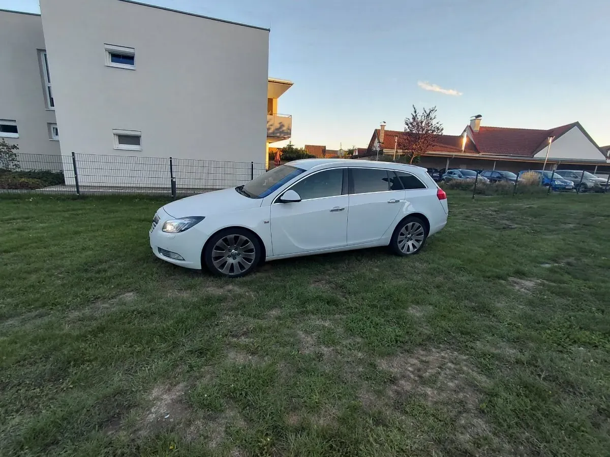 Opel Insignia 2012 photo 2