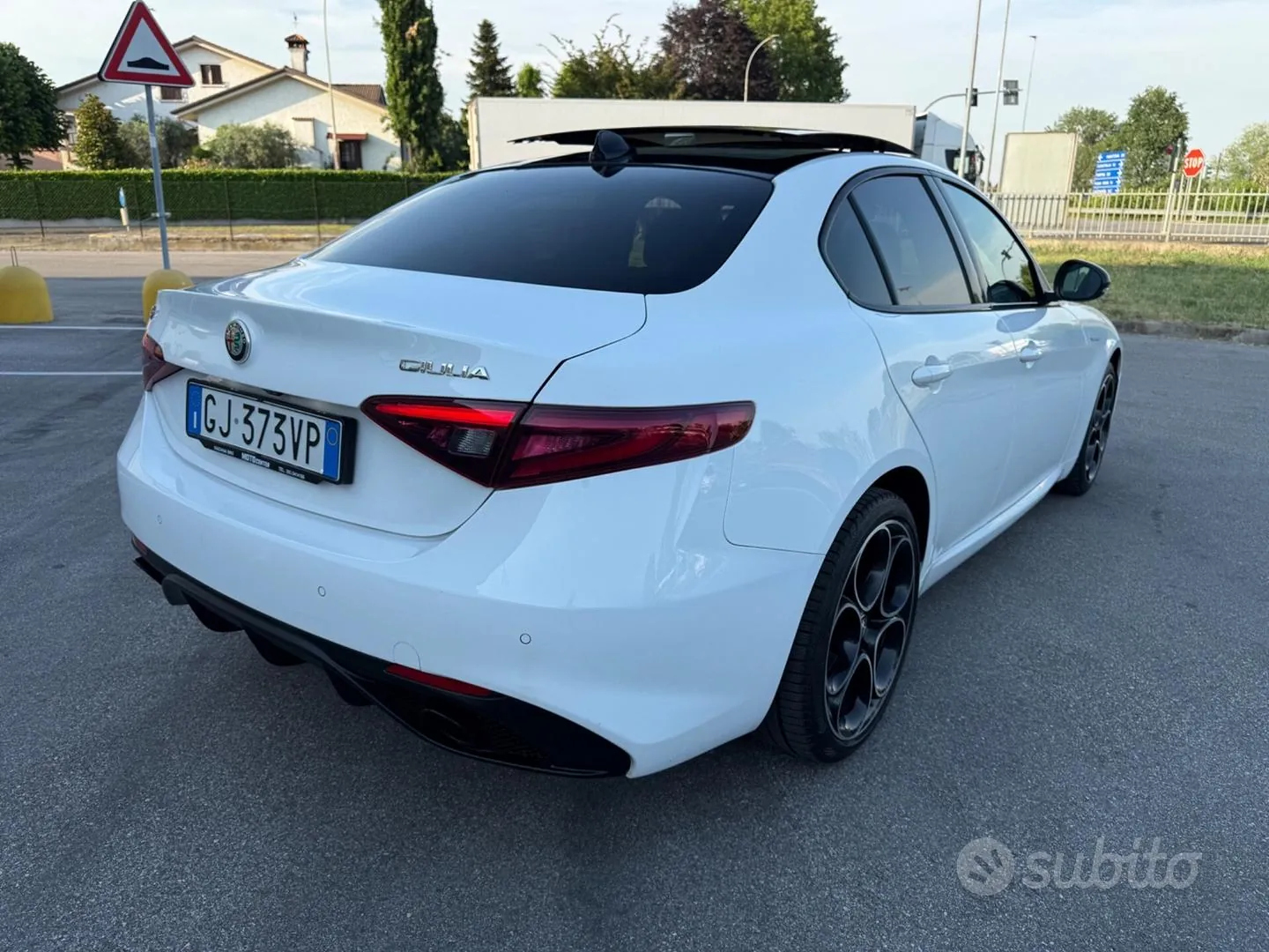 Alfa Romeo Giulia 2022 photo 4