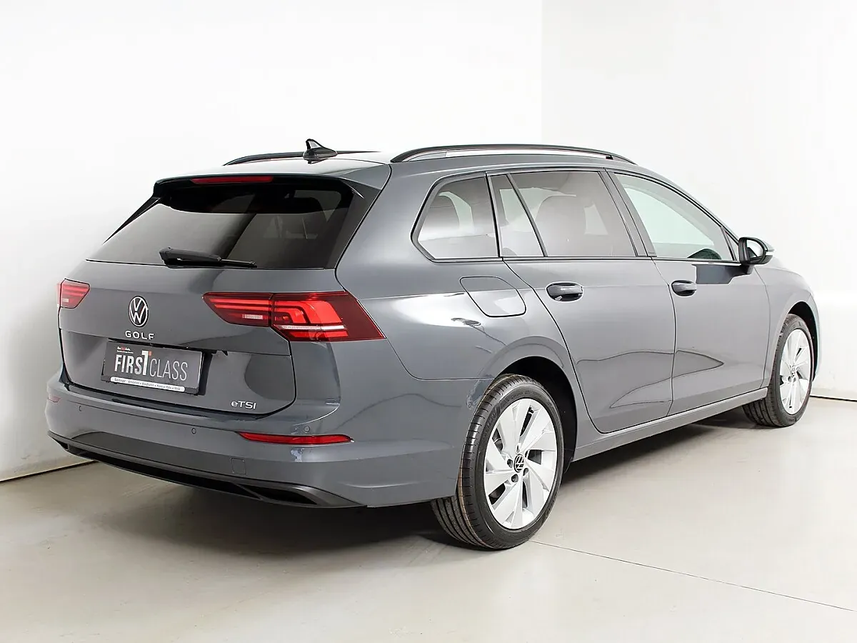 Volkswagen Golf 2026 photo 2