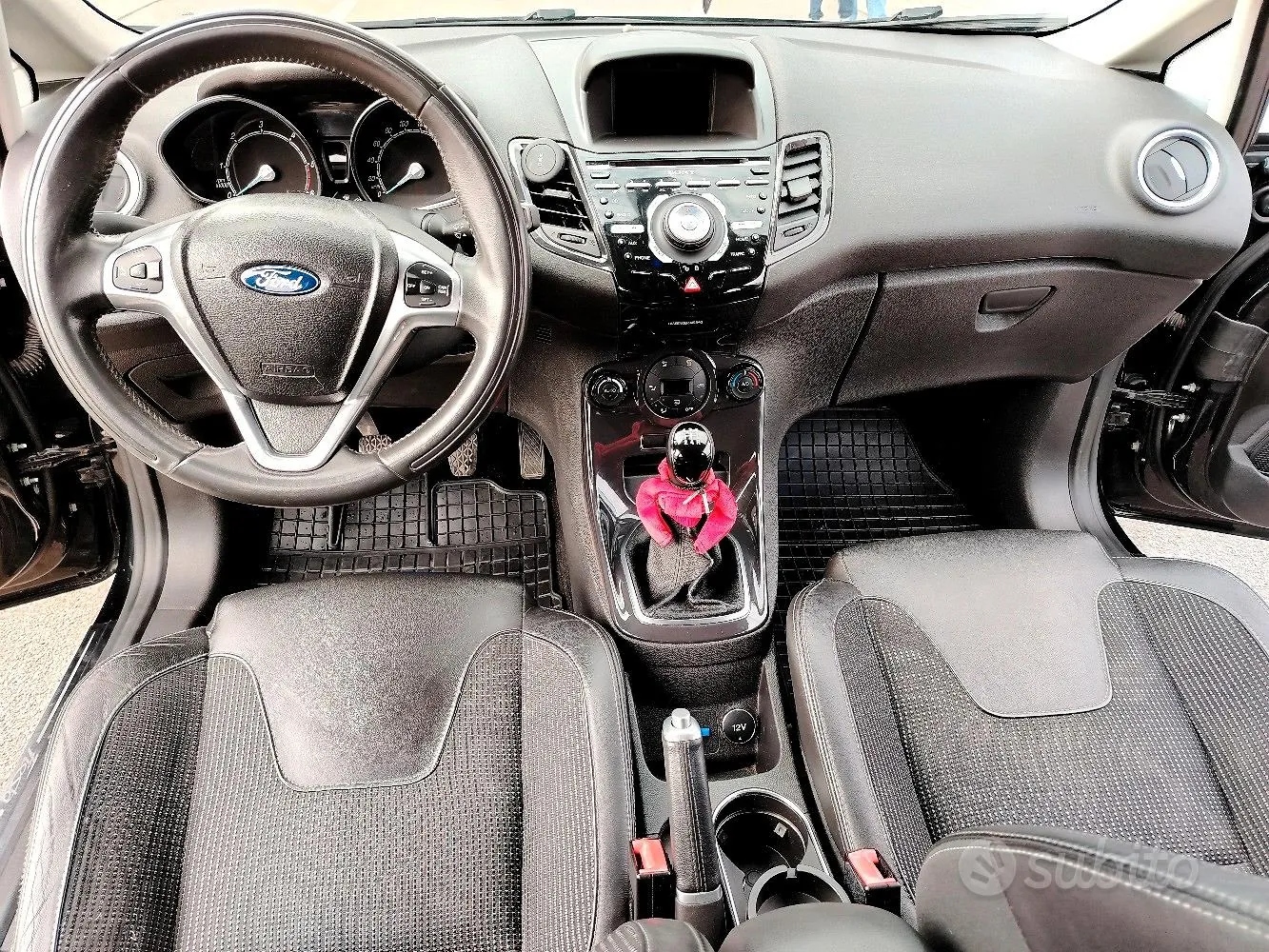 Ford Fiesta 2013 photo 3