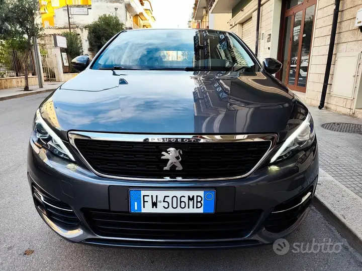 Peugeot 308 2019 photo 2