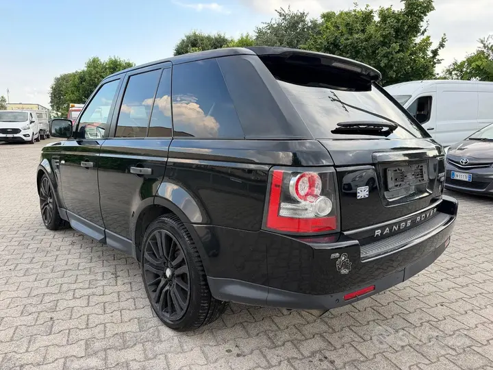 Land Rover Range Rover Sport 2011 photo 3
