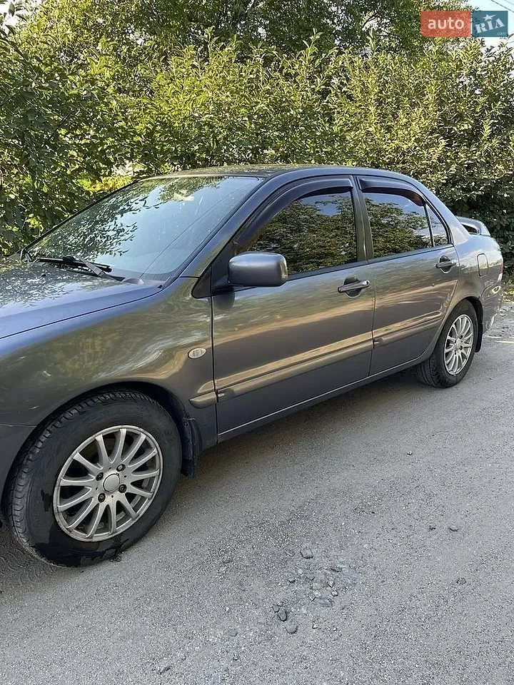Mitsubishi Lancer 2004 photo 2