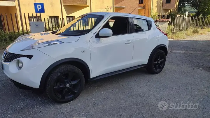 Nissan Juke 2011 photo 2