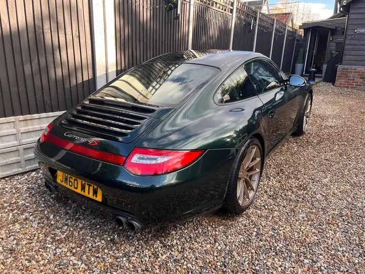 Porsche 911 2010 photo 3