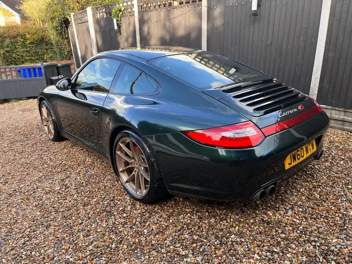 Porsche 911 2010 photo 5