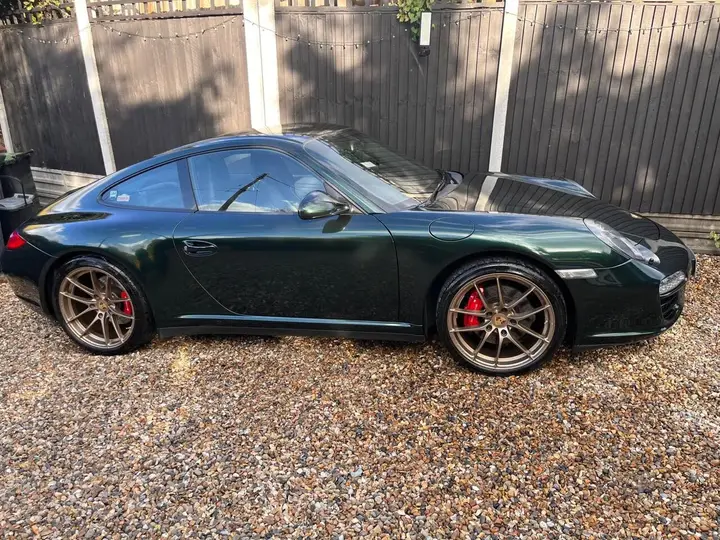 Porsche 911 2010 photo 2