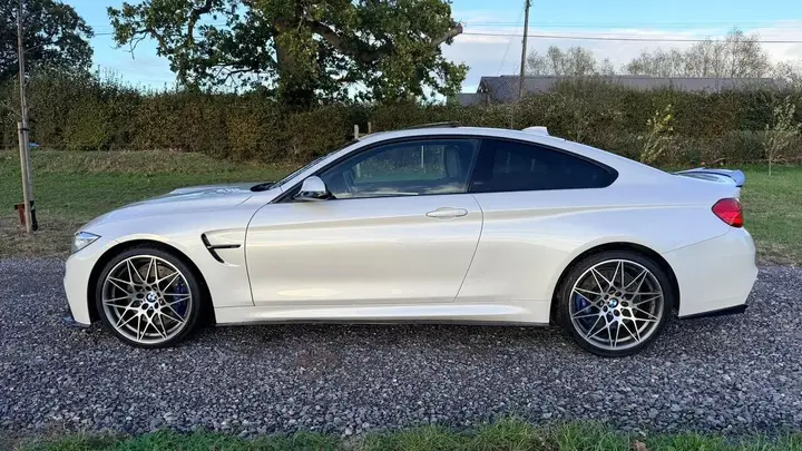 BMW M4 2017 photo 4