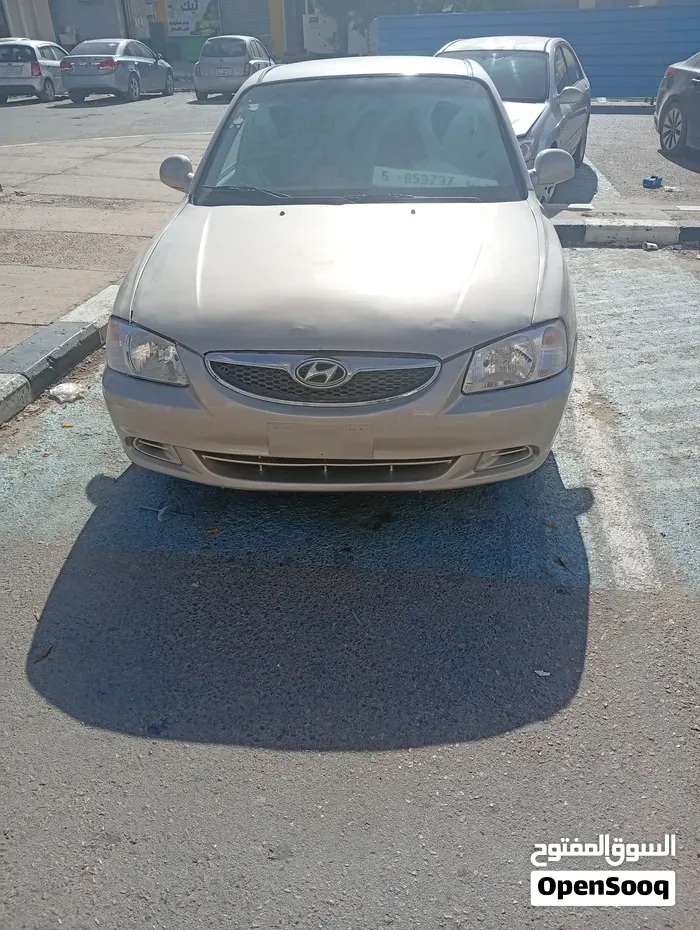 Hyundai Verna 2011 photo 3