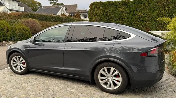 Tesla Model X 2016 photo 4