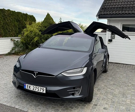 Tesla Model X 2016 photo 3