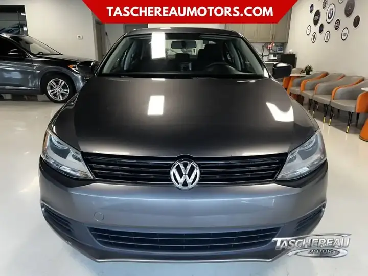 Volkswagen Jetta 2013 photo 2