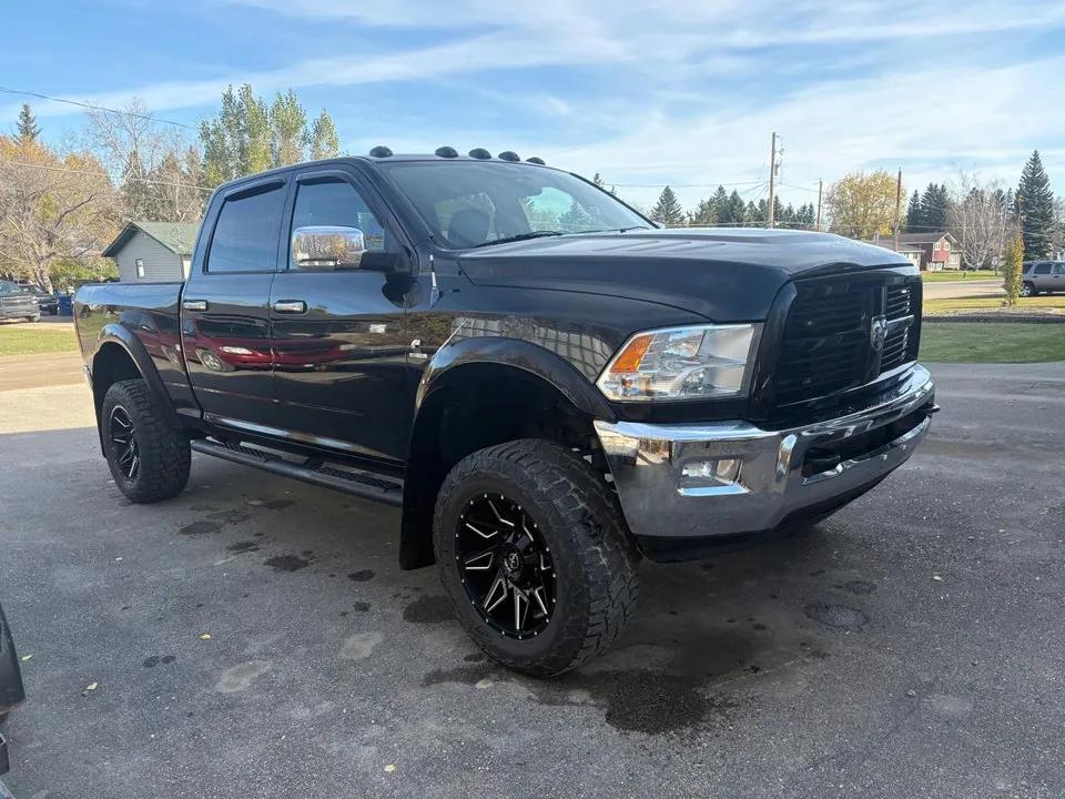 Dodge Laramie 2012 photo 2