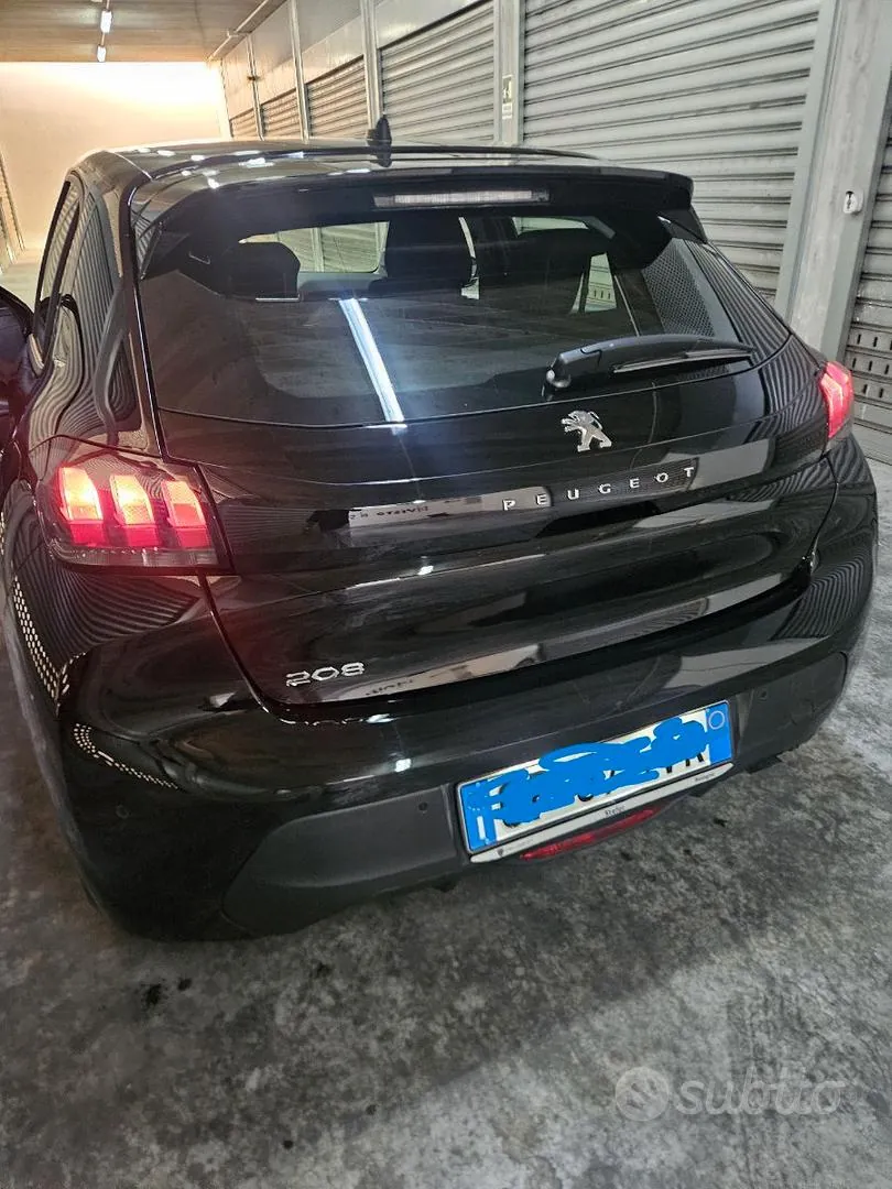 Peugeot 208 2023 photo 2