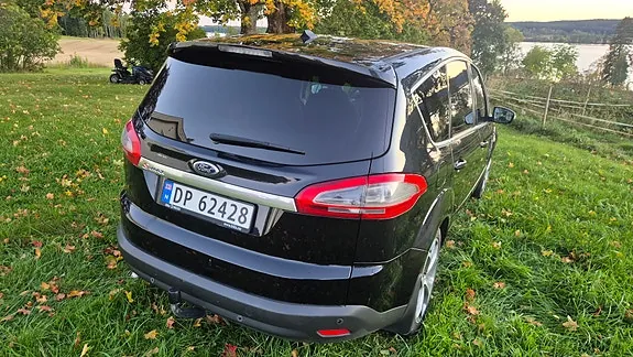 Ford S-Max 2014 photo 2