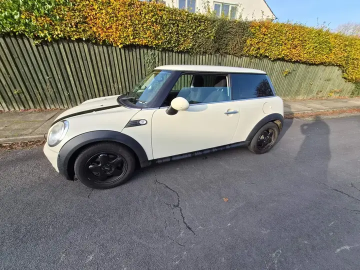 Mini One 2010 photo 2