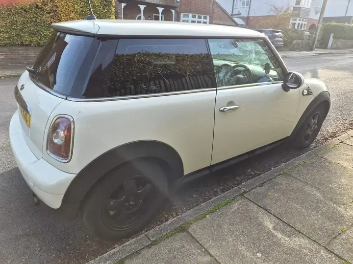 Mini One 2010 photo 5