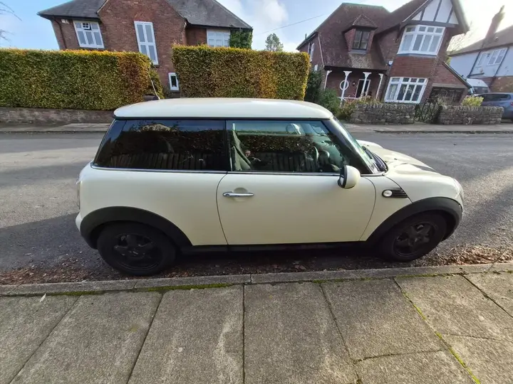 Mini One 2010 photo 4