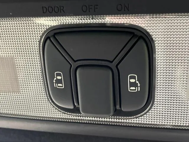 Toyota Esvima Hybrid 2016 photo 3