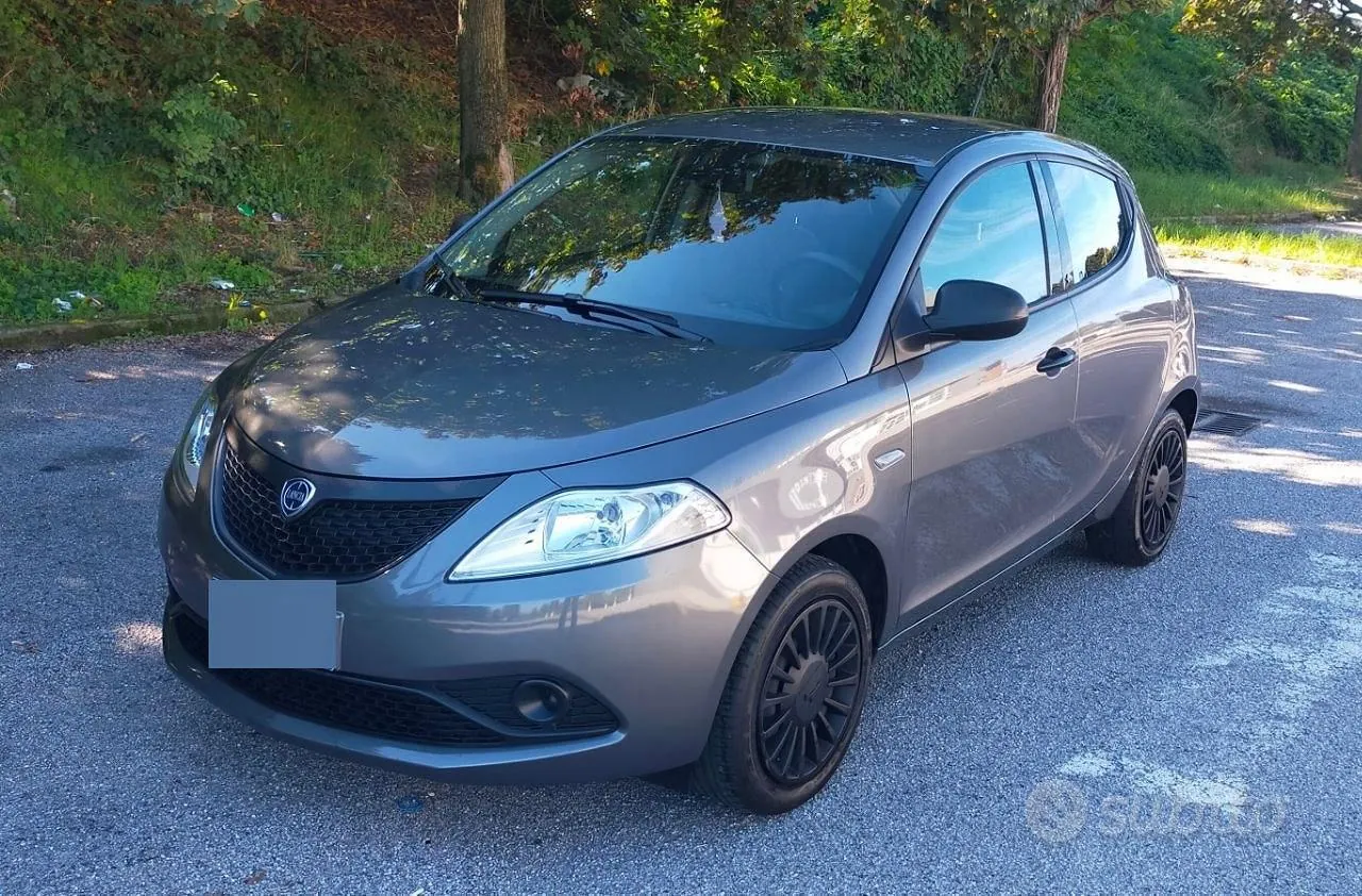 Lancia Ypsilon 2018 photo 2