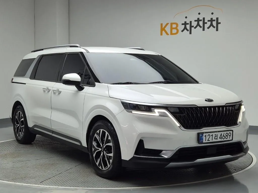 Kia Carnival 2021 photo 4