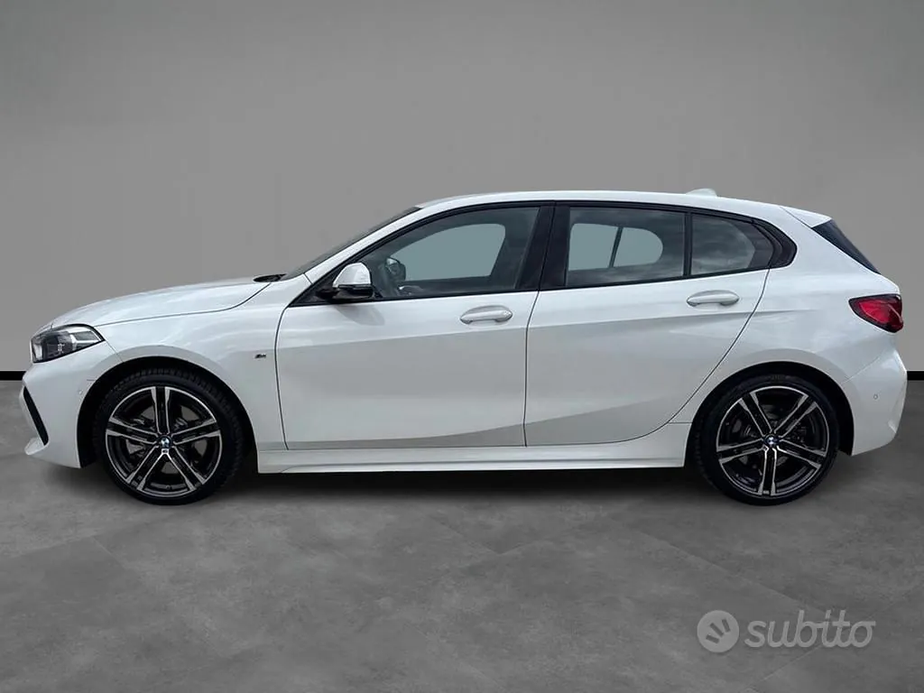 BMW 1 Series 2022 photo 2