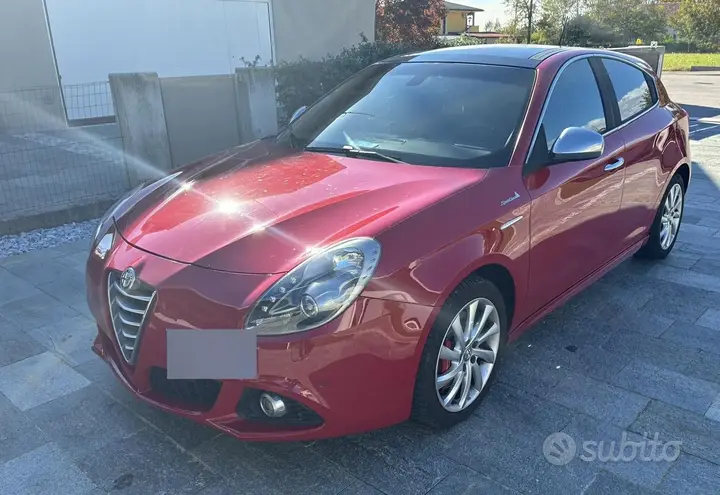 Alfa Romeo Giulietta 2014 photo 2