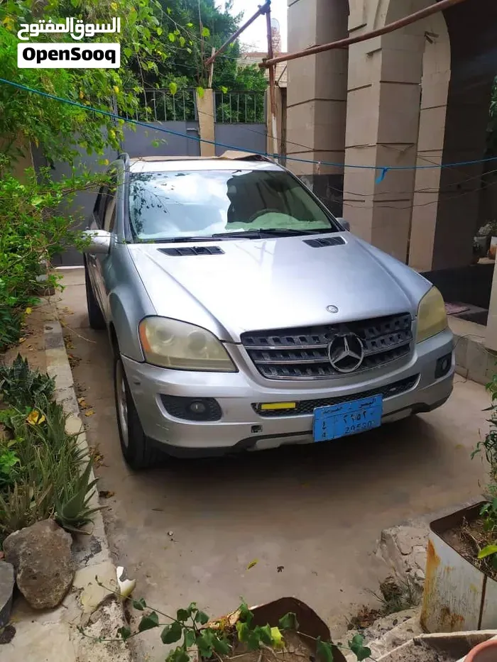 Mercedes-Benz 320