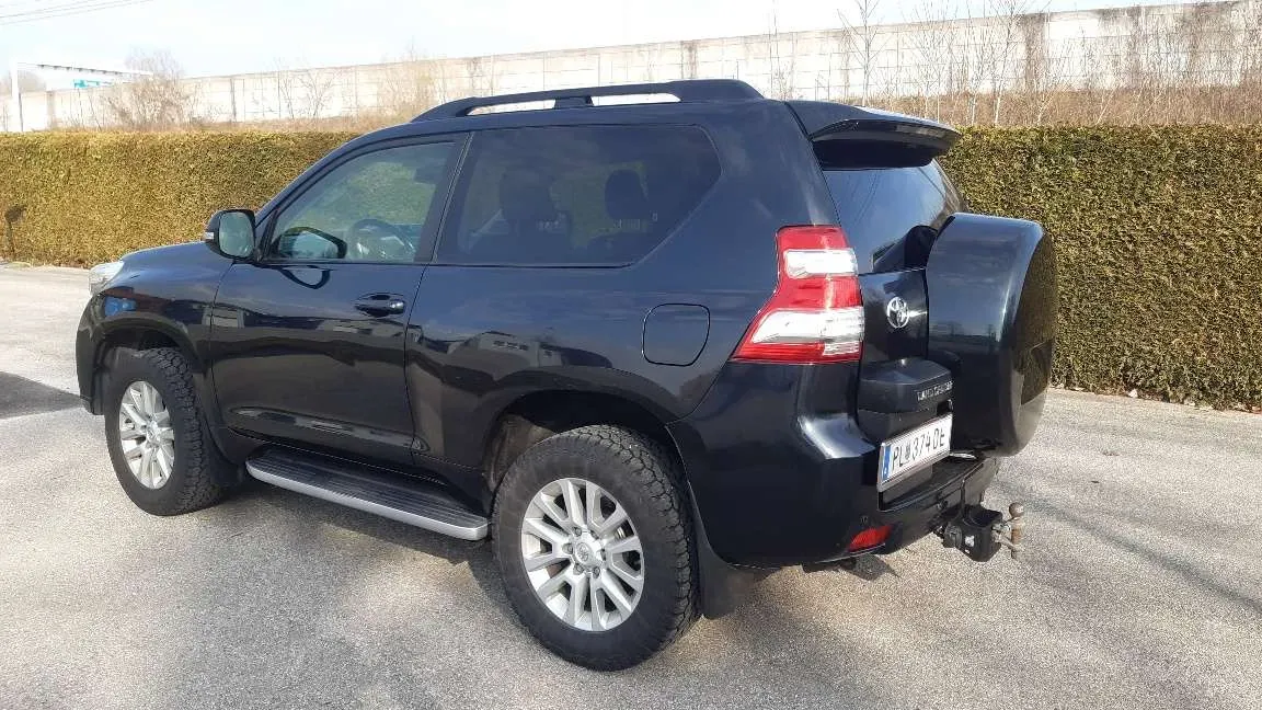 Toyota Land Cruiser 2016 photo 2