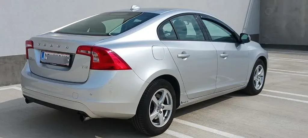 Volvo S60 2014 photo 2