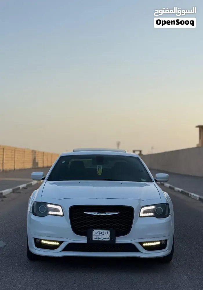 Chrysler 300 2017 photo 2
