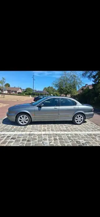Jaguar X-Type